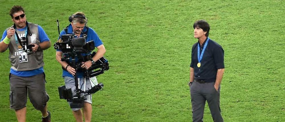 Auf den Spuren des Kaisers: Joachim Löw ist nach Franz Beckenbauer der nächste Weltmeister-Trainer Deutschlands.
