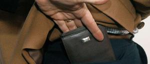 Taschendiebe haben in Bussen und Bahnen Hochkonjunktur.