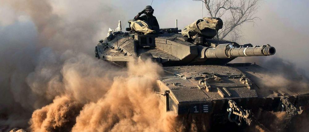 Ein Panzer der israelischen Streitkräfte in der Nähe des Gazastreifens