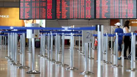 Leere Schalter statt Schlange stehen: Viele Flüge nach Ben Gurion wurden gestrichen.