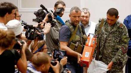 Der Flugschreiber aus dem Cockpit der abgestürzten Boeing von Malaysia Airlines ist nach Angaben des niederländischen Sicherheitsrates nicht manipuliert worden.