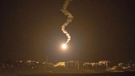 Auch am 12. Tag der israelischen Offensive gegen die radikalislamische Hamas im Gazastreifen wird weiter heftig gekämpft.