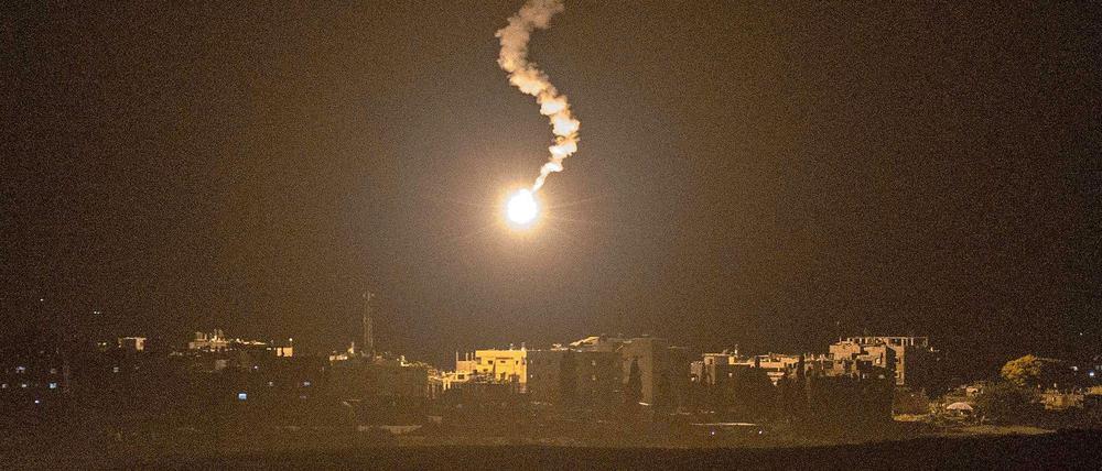 Auch am 12. Tag der israelischen Offensive gegen die radikalislamische Hamas im Gazastreifen wird weiter heftig gekämpft.
