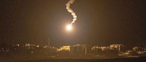 Auch am 12. Tag der israelischen Offensive gegen die radikalislamische Hamas im Gazastreifen wird weiter heftig gekämpft.