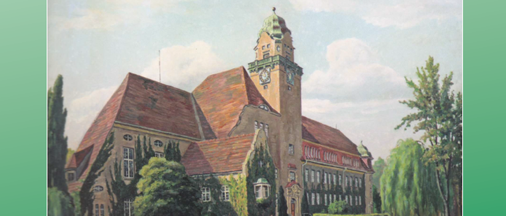 Zwei ehemalige Lehrer am Arndt-Gymnasium haben ein Buch über ihren Arbeitsplatz geschrieben. Darin geht es vor allem um die Geschichte der Schule.