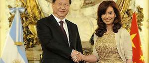 Abkommen besiegelt: Chinas Präsident Xi Jinping und Argentiniens Präsidentin Cristina Fernandez de Kirchner in Buenos Aires.