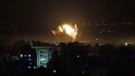 Eine Explosion in Gaza nach dem Beginn der israelischen Bodenoffensive.