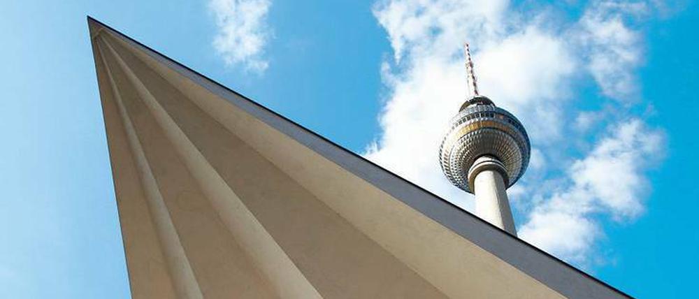 Grundsteinlos und zeitlos schön. Der 1969 eingeweihte Fernsehturm am Alexanderplatz.