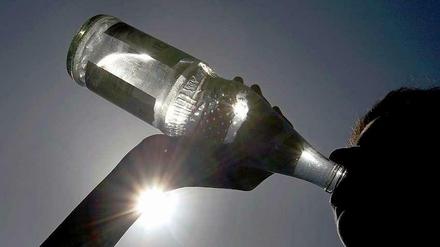 Gesund? Nicht unbedingt. Aber gesundheitsschädlich sind die natürlichen Mineralwasser trotz gelegentlicher Verunreinigungen auch nicht.