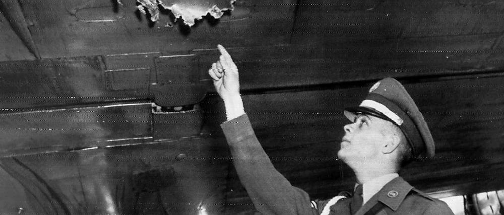 Nach der Attacke. 22 Einschüsse wurden in der Air-France-Maschine gezählt.