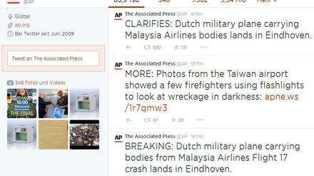 Originaltweet und Richtigstellung auf einen Blick: Erst meldete die amerikanische Nachrichtenagentur Associated Press vermeintlich eine Bruchlandung in Holland, dann eine Landung. Die Fehlerquelle beim Lesen liegt in der Zuordnung des Wortes "crash".