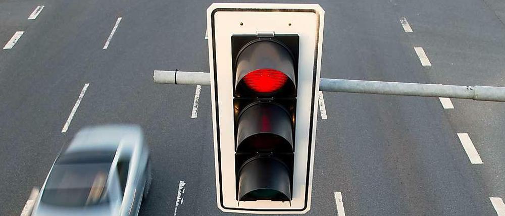Kein Grund, anzuhalten: Eine rote Ampel (Archivbild)