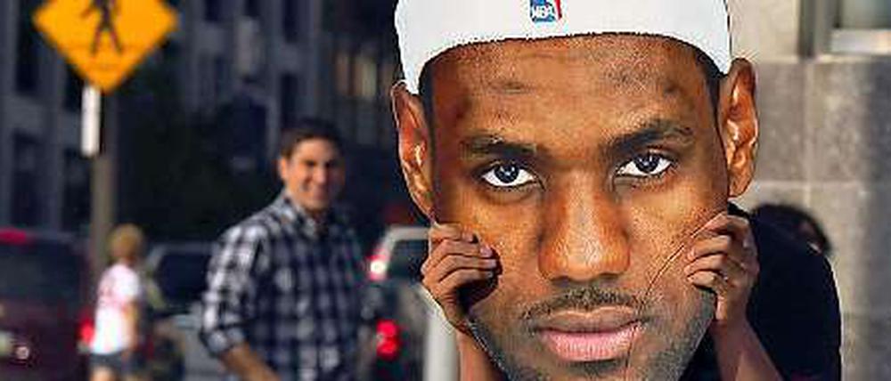 Kopf größer. LeBron James sorgt derzeit für Bewegung.