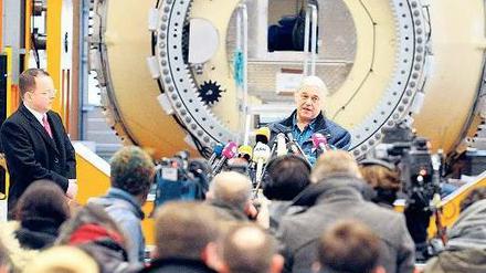 Gegner. Insolvenzverwalter Dietmar Penzlin (links im Bild) macht Prokon-Gründer Carsten Rodbertus (Mitte) für die Pleite verantwortlich. Doch Rodbertus will nicht weichen.