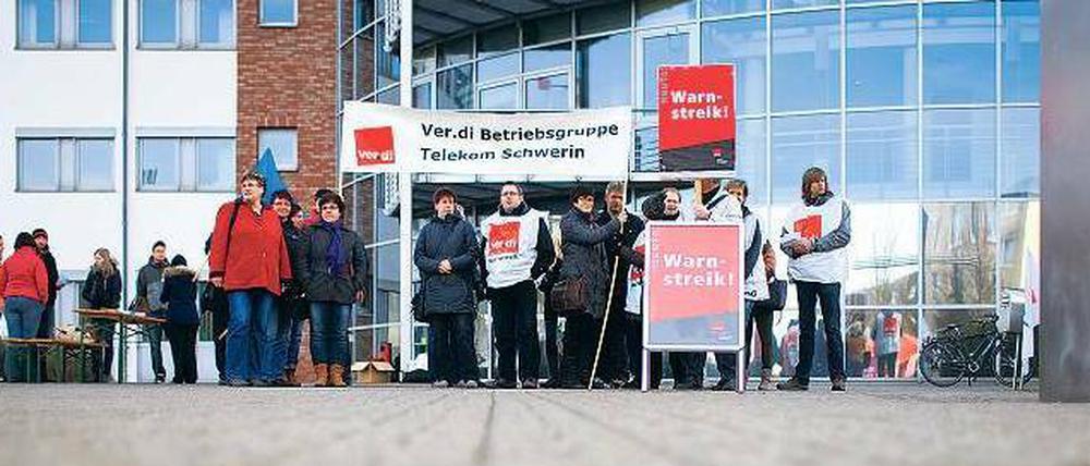 Kassieren für die Volkswirtschaft. Höhere Gehälter können die Inflation – wie von Ökonomen gewünscht – nach oben bringen.
