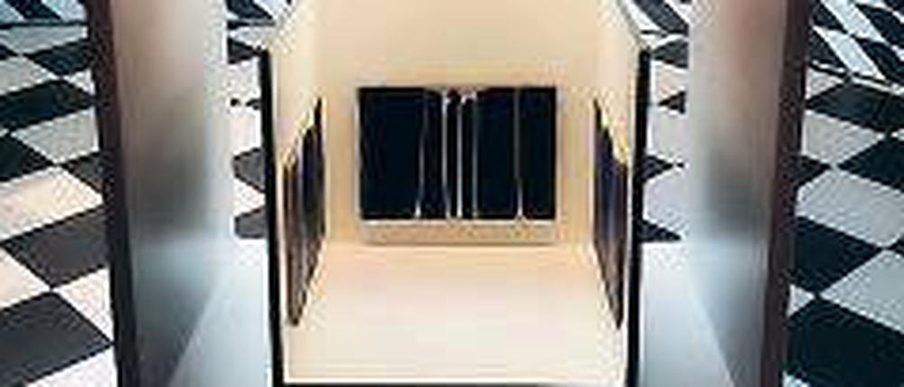 Die kleinste Galerie der Welt steht im Schaufenster von Rike Feuerstein.