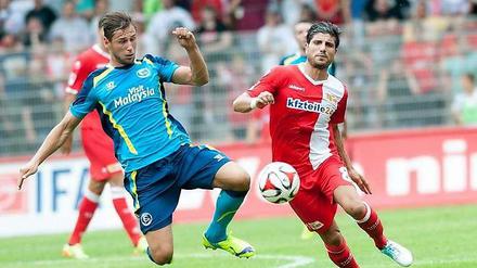Baris Özbek (r.) konnte in der Vorbereitung überzeugen.