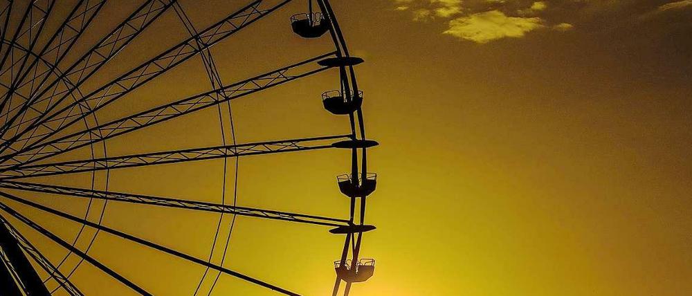 Am Hauptbahnhof dreht sich ab Freitag das Riesenrad – allerdings zum letzten Mal an dieser Stelle.