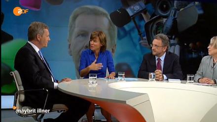 Eine Runde, wie sie Christian Wulff (l.) gefiel: Moderatorin Maybrit Illner, "SZ"-Journalist Heribert Prantl und Grünen-Politikerin Antje Voller (r.) diskutierten im ZDF über den Fall des Ex-Bundespräsidenten. 