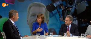 Eine Runde, wie sie Christian Wulff (l.) gefiel: Moderatorin Maybrit Illner, "SZ"-Journalist Heribert Prantl und Grünen-Politikerin Antje Voller (r.) diskutierten im ZDF über den Fall des Ex-Bundespräsidenten. 