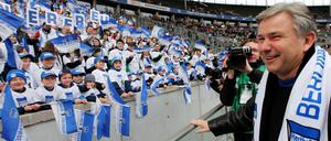 Sportlich. Klaus Wowereit - hier bei einem Hertha-Spiel - wünscht sich Olympische Spiele für Berlin. Bei der Bürgerbefragung zögert seine Landesregierung allerdings noch.
