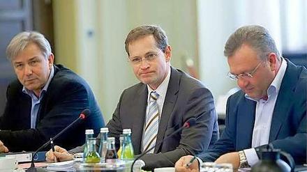 Rot-Schwarz bei der Arbeit.