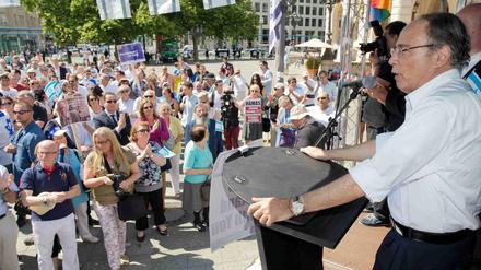 Dieter Graumann bei einer Pro-Israel Kundgebung in Frankfurt.