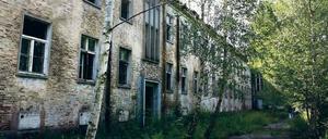 Exerzierplatz ade. Die denkmalgeschützten Mannschaftsgebäude aus den Dreißigerjahren sollen in Krampnitz als erstes saniert werden.