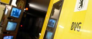 Drei Spandauer U-Bahnhöfe werden deutlich später behindertengerecht umgebaut als ursprünglich geplant. 