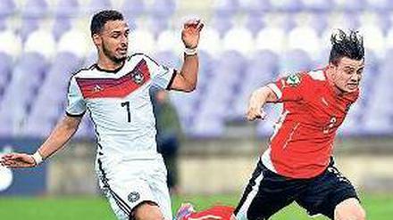 Schlusspunkt. Herthas Hany Mukhtar (l.) erzielte den vierten deutschen Treffer.