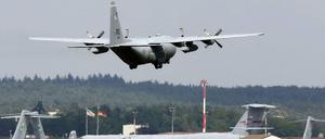 In einer Transportmaschine auf dem US-Stützpunkt Ramstein wurde die Leiche eines Jugendlichen entdeckt.