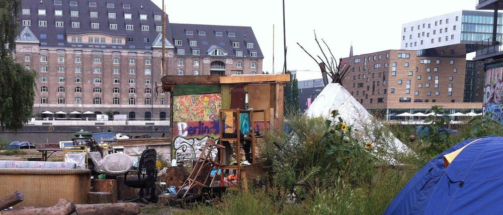 Blick von der Cuvrybrache auf die Spree.