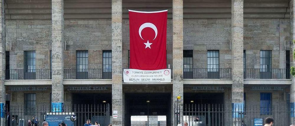 Berlin wählt im Olympiastadion.