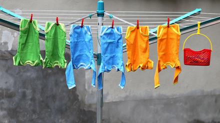 Die Kinder bleiben zu Hause - des Geldes wegen. Das gilt der Umfrage nach für mehr die Hälfte der Eltern ohne Ausbildung oder mit Hauptschulabschluss.