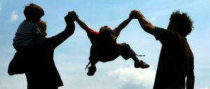 Freude an den Kindern - im Osten brauchen Eltern dazu deutlich seltener den Trauschein als im Westen.