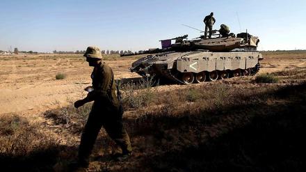 Israelische Soldaten am Donnerstag im Grenzgebiet zum Gazastreifen