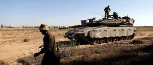 Israelische Soldaten am Donnerstag im Grenzgebiet zum Gazastreifen
