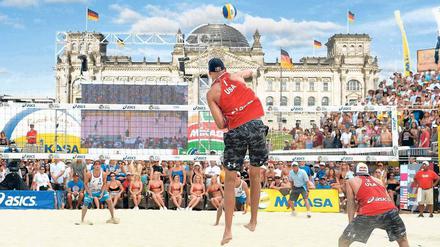 Bei möglichen Olympischen Spielen 2024 oder 2028 in Berlin will der Senat auch die Reichstagswiese nutzen.