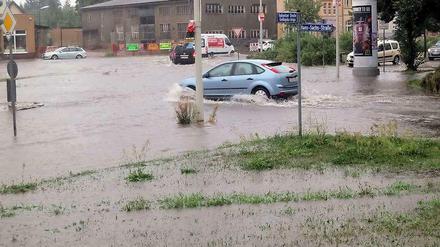 Haus am See. Am Montag goss es in Cottbus binnen weniger Stunden so viel wie sonst in zwei Monaten.
