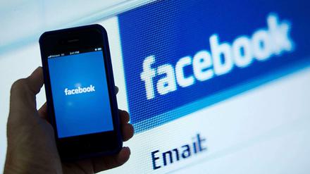 Freunde sammeln. Viele Facebook-Nutzer haben einige hundert Freunde im sozialen Netzwerk.