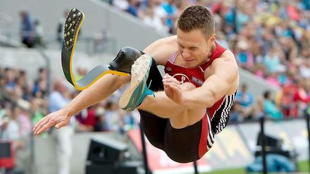 Er habe wegen seiner Prothese einen Vorteil im Wettbewerb und darf deswegen nicht antreten. Leichtathlet Markus Rehm. 