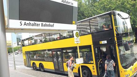 Überraschungseffekt. Wann kommt ein Bus? Ist das elektronische Informationssystem namens „Daisy“ kaputt, bleibt’s an der Haltestelle spannend – so wie am Dienstag.
