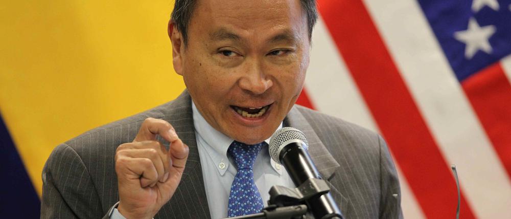 epa04297429 US political scientist Francis Fukuyama speaks during the International Conference 'New Public Management and leadership for Democratic Governance and Social Inclusion', in Lima, Peru, 03 July 2014. The event was also attended by former presidents Ernesto Samper of Colombia; Carlos Mesa of Bolivia; Nicolas Ardito Barletta, of Panama and Vicente Fox of Mexico. EPA/Paolo Aguilar +++(c) dpa - Bildfunk+++ |