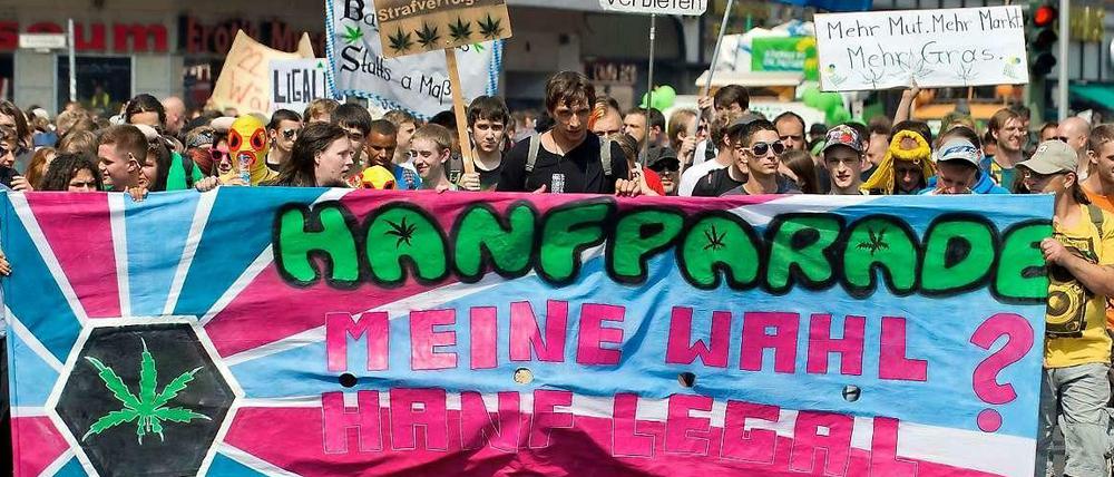 Hasch mich, ich bin der Demonstrant. Jedes Jahr ziehen Hanffreunde durch Berlin.
