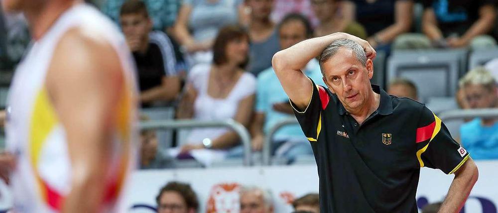 Emir Mutapcic (54) gewann als Spieler mit Jugoslawien unter anderem Olympia-Bronze 1984. Der Deutsch-Bosnier kam 1991 zu Aba Berlin und führte den Hauptstadtclub als Trainer zu drei Meistertiteln. Nach einer gemeinsamen Zeit beim deutschen Nationalteam ist er derzeit auch beim FC Bayern Assistenztrainer von Svetislav Pesic.