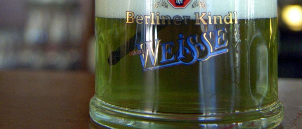 Bitte eine Weiße mit Schuss. In diesem Falle mit Waldmeister. Der Umsatz steigt.