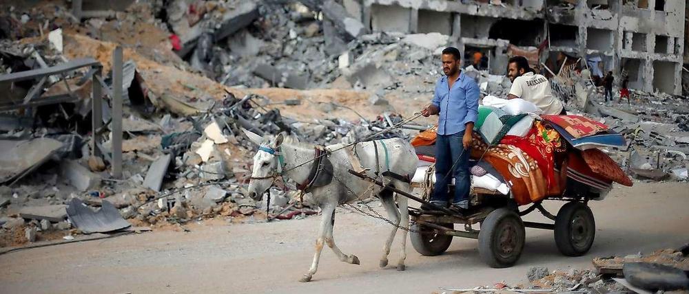 Die ersten Bewohner des Gazastreifens kehren in ihre Häuser zurück, wenn sie denn noch stehen.