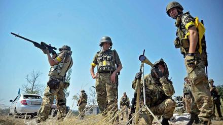 Die ukrainische Armee und Separatisten liefern sich blutige Gefechte in der Gegend von Donezk. Am 8. August heißt es von offizieller Seite, innerhalb von 24 Stunden seien 19 Menschen getötet worden. 