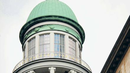 Über den Dächern schweben. Der Turm Frankfurter Tor 9 in Friedrichshain. 