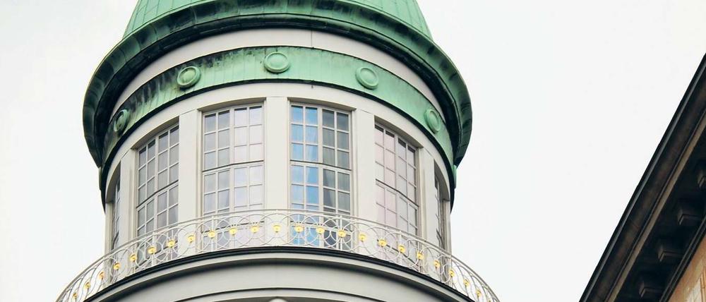 Über den Dächern schweben. Der Turm Frankfurter Tor 9 in Friedrichshain.